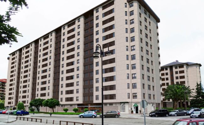 Fotografía de un render 3D de un edificio rehabilitado energéticamente en Gijón, Asturias